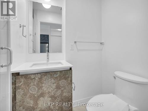 322 - 405 Dundas Street W, Oakville, ON - Indoor Photo Showing Bathroom