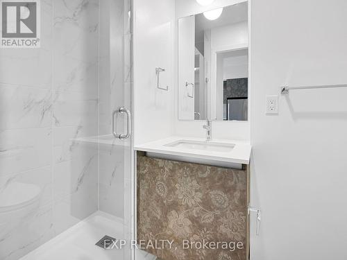 322 - 405 Dundas Street W, Oakville, ON - Indoor Photo Showing Bathroom