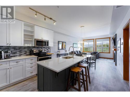 105 Village Centre Court Unit# 324, Vernon, BC - Indoor Photo Showing Kitchen With Upgraded Kitchen