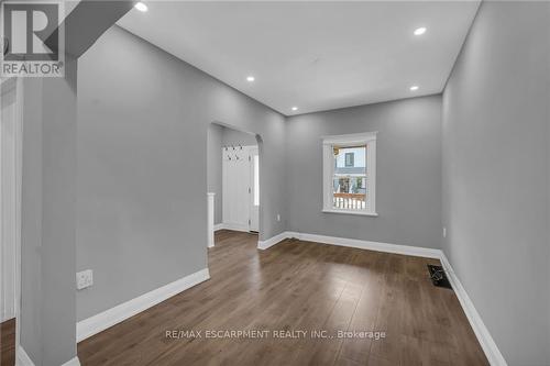 55 Douglas Avenue, Hamilton, ON - Indoor Photo Showing Other Room