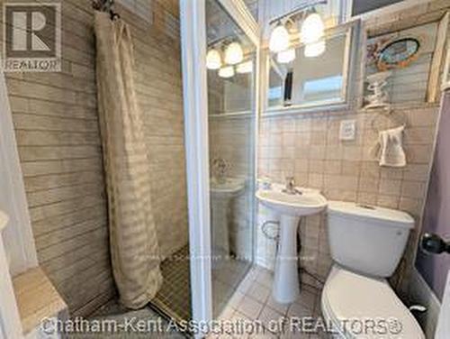 55 Grant Street, Chatham-Kent, ON - Indoor Photo Showing Bathroom