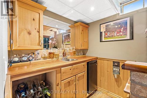 128 Homestead Place, Kitchener, ON - Indoor Photo Showing Kitchen