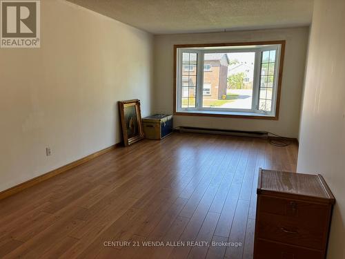 421 Oakwood Avenue, North Bay, ON - Indoor Photo Showing Other Room