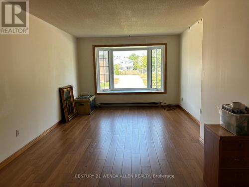 421 Oakwood Avenue, North Bay, ON - Indoor Photo Showing Other Room