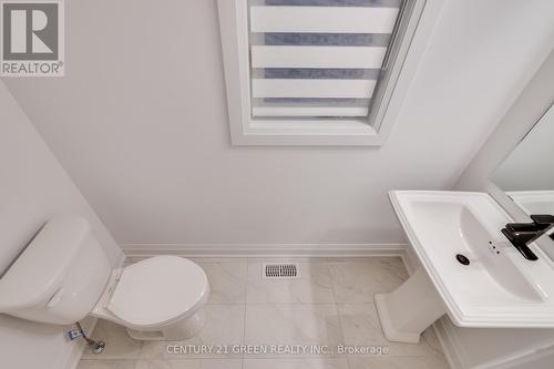 14 Holder Drive, Brantford, ON - Indoor Photo Showing Bathroom