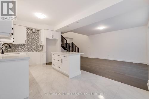 14 Holder Drive, Brantford, ON - Indoor Photo Showing Kitchen