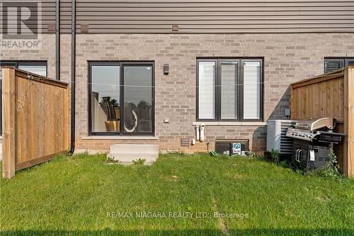 4861 Pettit Avenue, Niagara Falls, ON - Outdoor With Exterior