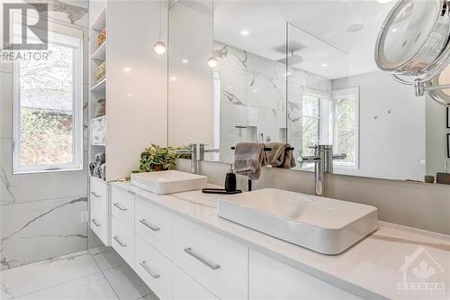 652B Tweedsmuir Avenue, Ottawa, ON - Indoor Photo Showing Bathroom