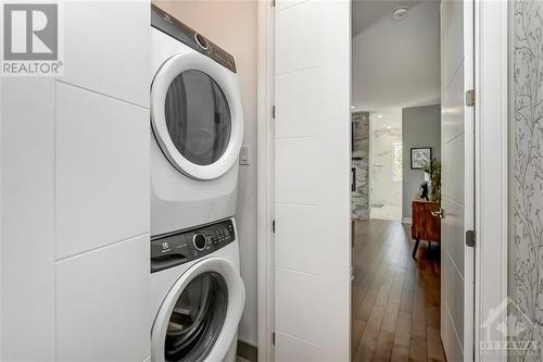 652B Tweedsmuir Avenue, Ottawa, ON - Indoor Photo Showing Laundry Room