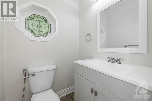 6986 Marco Street, Ottawa, ON - Indoor Photo Showing Bathroom