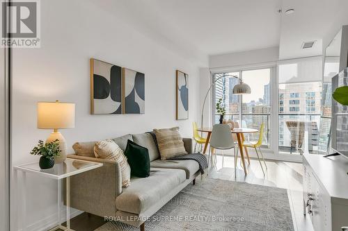 1130 - 251 Jarvis Street, Toronto (Church-Yonge Corridor), ON - Indoor Photo Showing Living Room