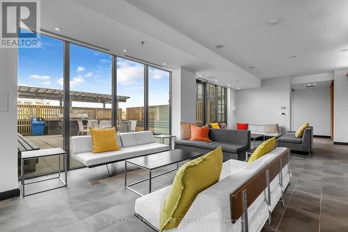 202 - 8 Dovercourt Road, Toronto (Little Portugal), ON - Indoor Photo Showing Living Room