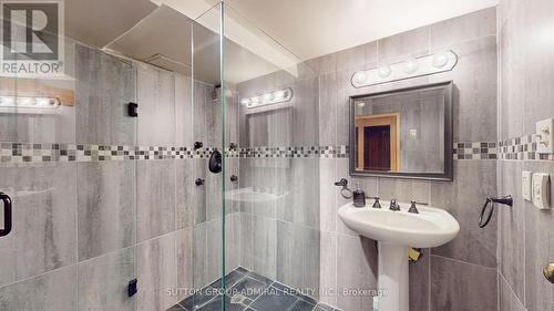 8 Mead Court, Toronto (St. Andrew-Windfields), ON - Indoor Photo Showing Bathroom