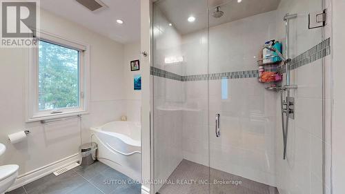 8 Mead Court, Toronto, ON - Indoor Photo Showing Bathroom