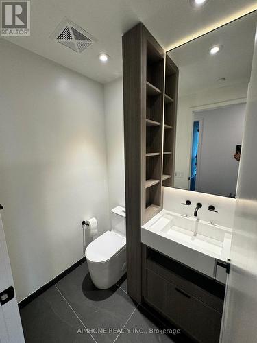 3406 - 55 Charles Street E, Toronto, ON - Indoor Photo Showing Bathroom