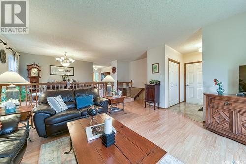 142 Calypso Drive, Moose Jaw, SK - Indoor Photo Showing Living Room