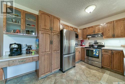 142 Calypso Drive, Moose Jaw, SK - Indoor Photo Showing Kitchen