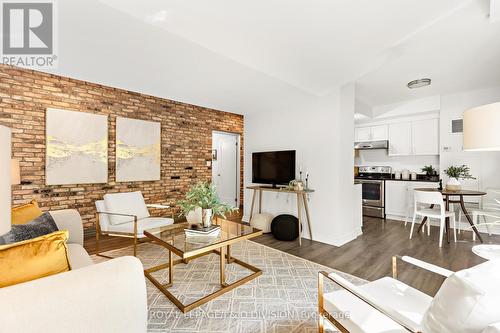 118 - 119 Merton Street, Toronto (Mount Pleasant West), ON - Indoor Photo Showing Living Room