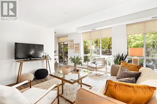 118 - 119 Merton Street, Toronto (Mount Pleasant West), ON - Indoor Photo Showing Living Room