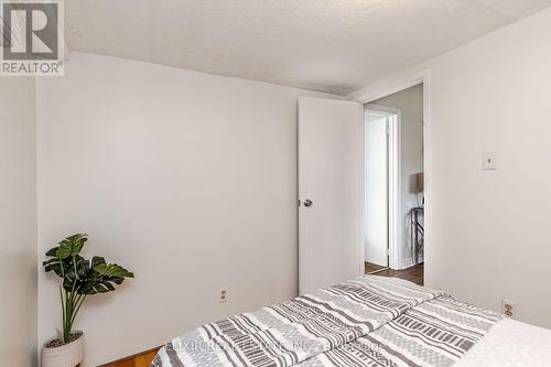 2A Battenberg Avenue, Toronto (Woodbine Corridor), ON - Indoor Photo Showing Bedroom