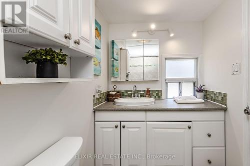 2A Battenberg Avenue, Toronto (Woodbine Corridor), ON - Indoor Photo Showing Bathroom