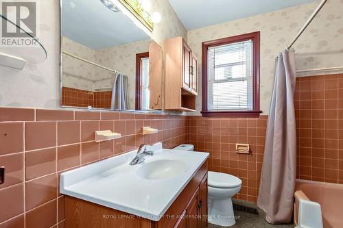 1110 Athol Street, Whitby (Downtown Whitby), ON - Indoor Photo Showing Bathroom