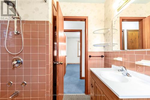 1110 Athol Street, Whitby (Downtown Whitby), ON - Indoor Photo Showing Bathroom