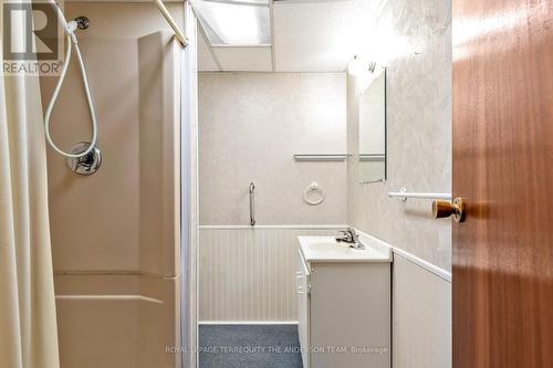 1110 Athol Street, Whitby (Downtown Whitby), ON - Indoor Photo Showing Bathroom