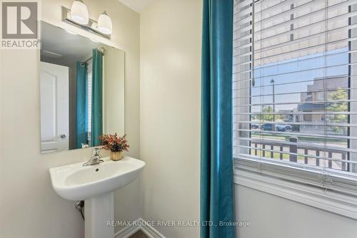 74 Artania Street, Oshawa (Windfields), ON - Indoor Photo Showing Bathroom