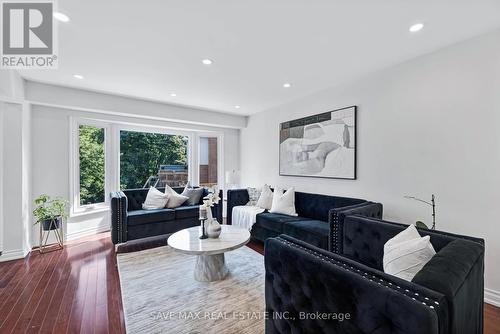 145 East Avenue, Toronto (Rouge), ON - Indoor Photo Showing Living Room