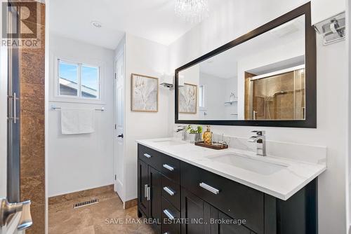 145 East Avenue, Toronto (Rouge), ON - Indoor Photo Showing Bathroom