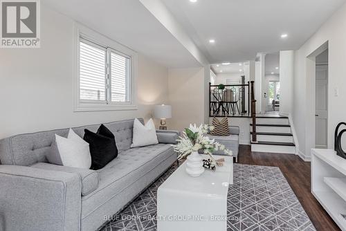 30 Fawcett Trail, Toronto (Malvern), ON - Indoor Photo Showing Living Room