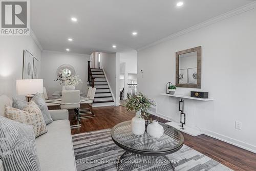 30 Fawcett Trail, Toronto (Malvern), ON - Indoor Photo Showing Living Room