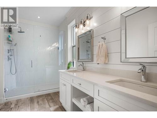 1550 Emerald Drive, Kamloops, BC - Indoor Photo Showing Bathroom