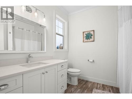 1550 Emerald Drive, Kamloops, BC - Indoor Photo Showing Bathroom