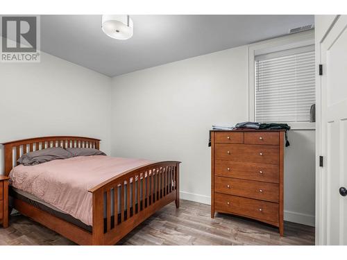 1550 Emerald Drive, Kamloops, BC - Indoor Photo Showing Bedroom