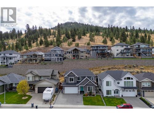 1550 Emerald Drive, Kamloops, BC - Outdoor With Facade