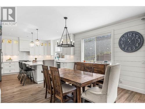 1550 Emerald Drive, Kamloops, BC - Indoor Photo Showing Dining Room