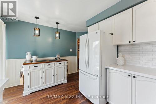 390 Elmwood Court, Oshawa (Samac), ON - Indoor Photo Showing Kitchen