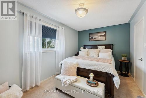 390 Elmwood Court, Oshawa (Samac), ON - Indoor Photo Showing Bedroom