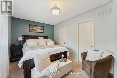 390 Elmwood Court, Oshawa (Samac), ON - Indoor Photo Showing Bedroom