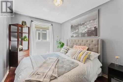 390 Elmwood Court, Oshawa (Samac), ON - Indoor Photo Showing Bedroom