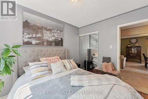 390 Elmwood Court, Oshawa (Samac), ON - Indoor Photo Showing Bedroom