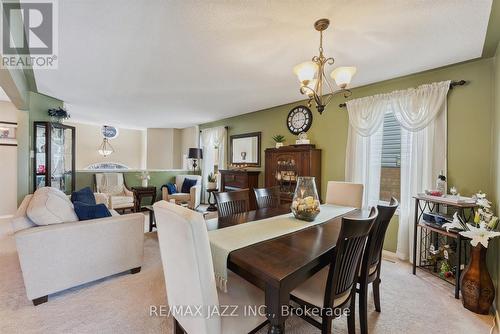 390 Elmwood Court, Oshawa (Samac), ON - Indoor Photo Showing Dining Room