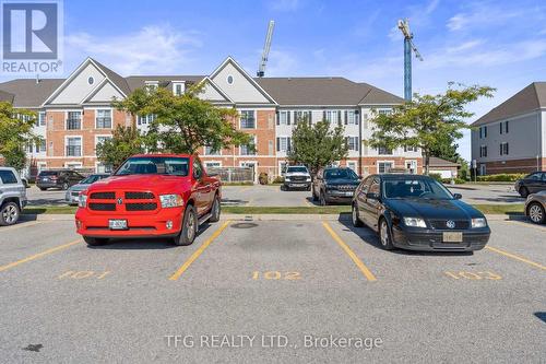 101 - 98 Aspen Springs Drive, Clarington (Bowmanville), ON - Outdoor