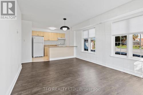 101 - 98 Aspen Springs Drive, Clarington (Bowmanville), ON - Indoor Photo Showing Kitchen