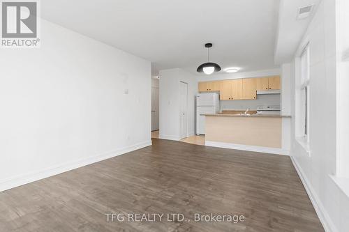 101 - 98 Aspen Springs Drive, Clarington (Bowmanville), ON - Indoor Photo Showing Kitchen