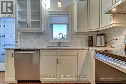 406 Larry Street, Central Elgin (Port Stanley), ON - Indoor Photo Showing Kitchen With Upgraded Kitchen