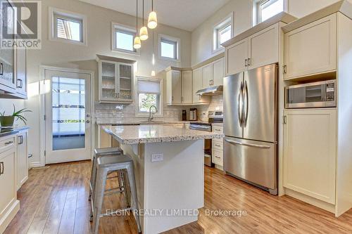 406 Larry Street, Central Elgin (Port Stanley), ON - Indoor Photo Showing Kitchen With Upgraded Kitchen