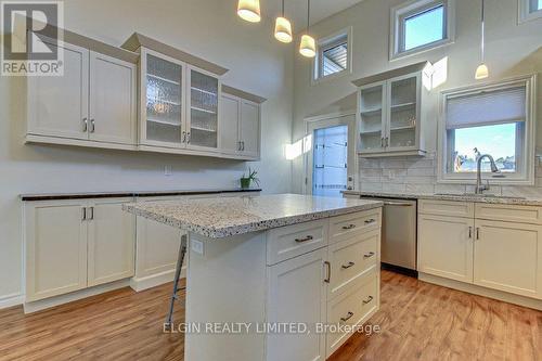 406 Larry Street, Central Elgin (Port Stanley), ON - Indoor Photo Showing Kitchen